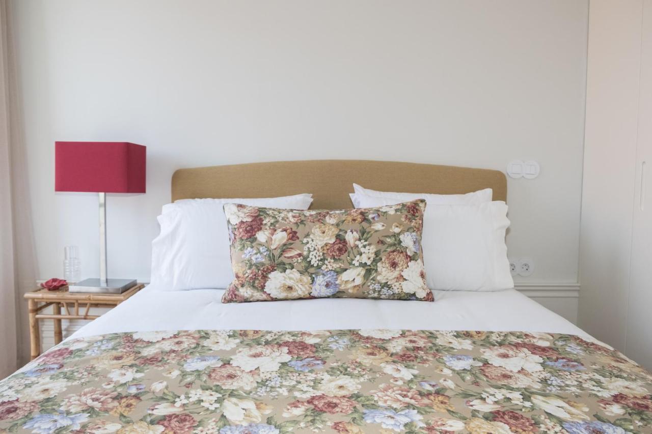 Boutique Rentals-Flores Chic In Historical Center Porto Luaran gambar