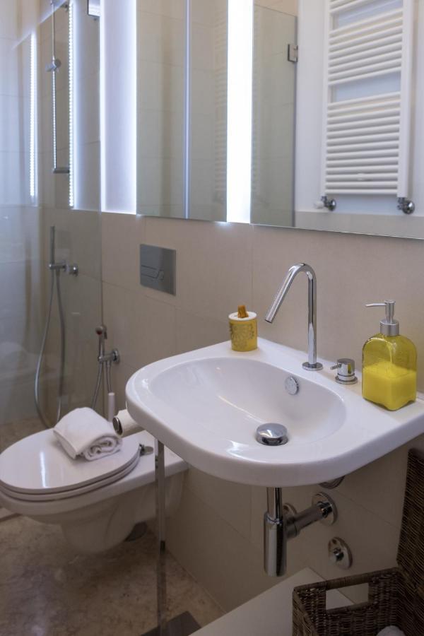 Boutique Rentals-Flores Chic In Historical Center Porto Luaran gambar